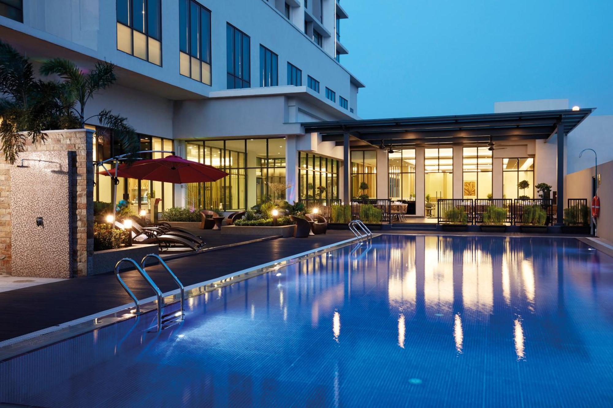 Hilton Garden Inn Puchong Exterior photo